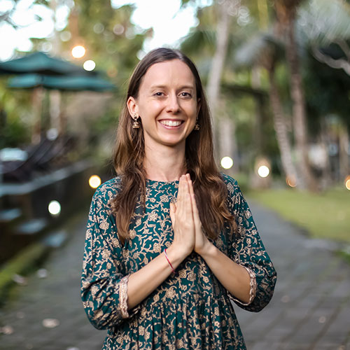 yoga-teacher-emilia-ji